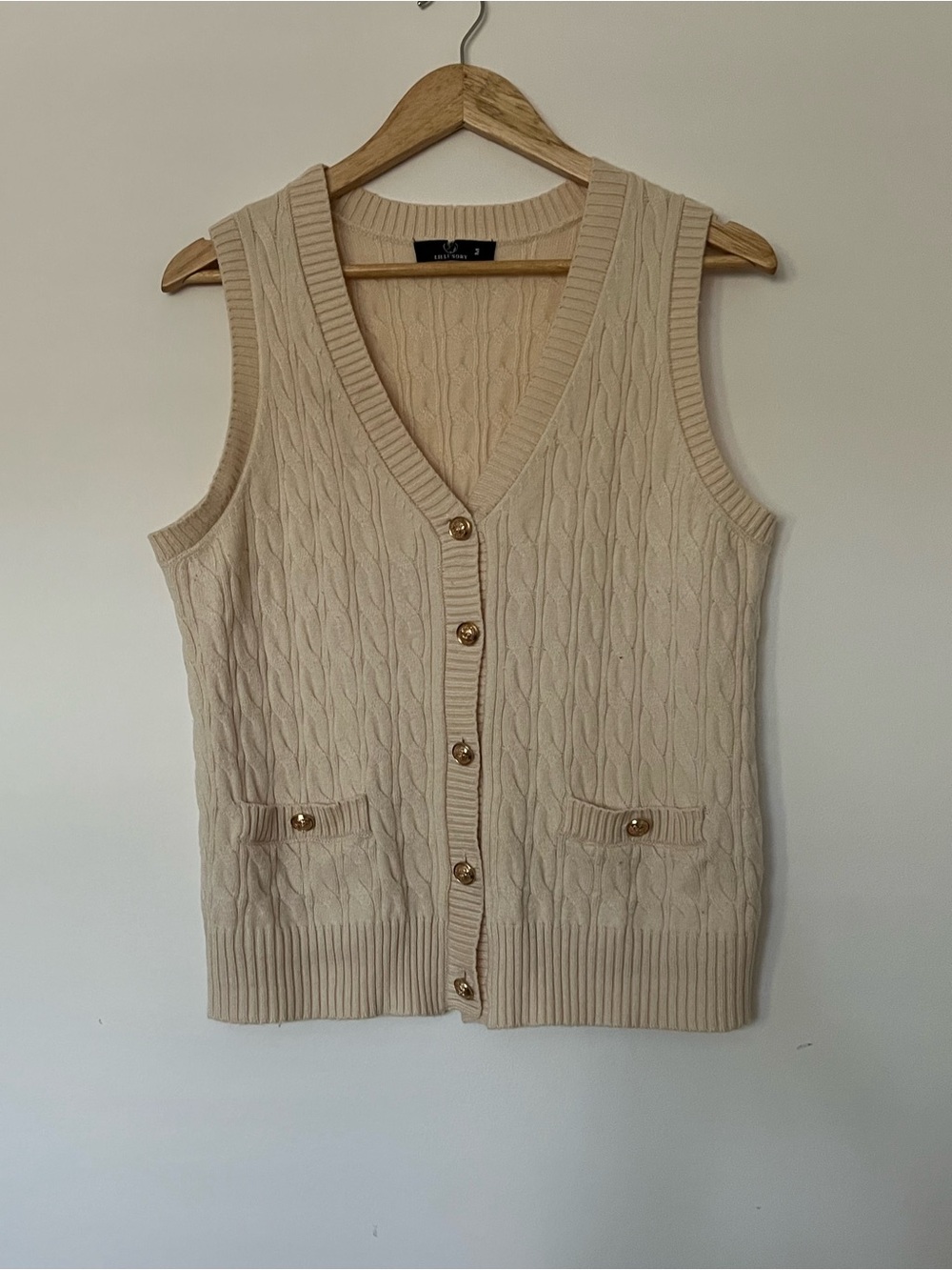Sleeveless Cable Knit Cardigan